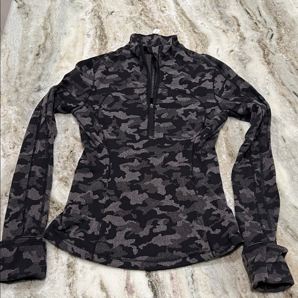Lululemon Women's Black Camo Quarter-Zip Top